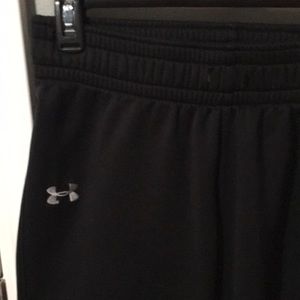 Women’s blk under armor lounge pants/ sweatpants